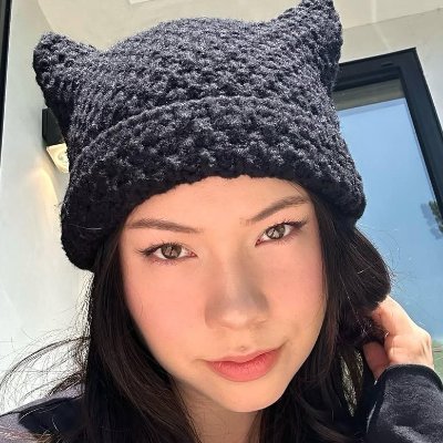 QueenSimp27's profile picture