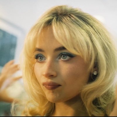 lynnepickins's profile picture