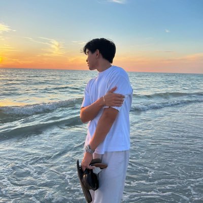 SundayNight🌕🌔🌓🌒🌑's profile picture