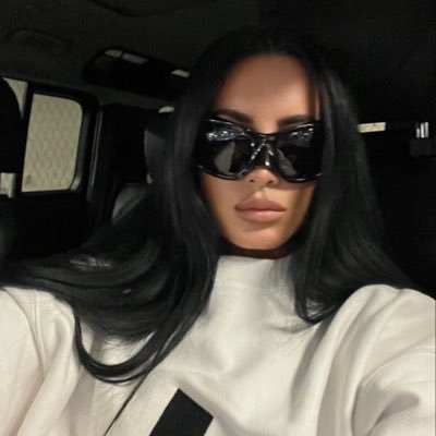 em's profile picture