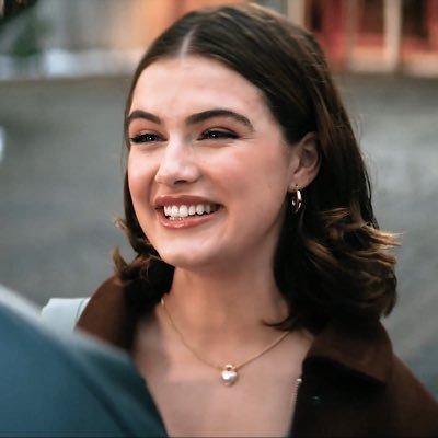 anne ⋆｡°✩'s profile picture