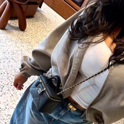 Whitney🍭's profile picture