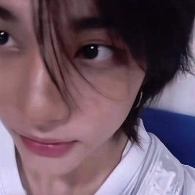 lua & that ☾ VIU O EN- E VAI VER O SKZ E BTS's profile picture