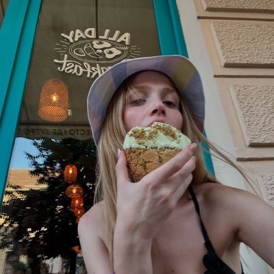 zeysarea's profile picture