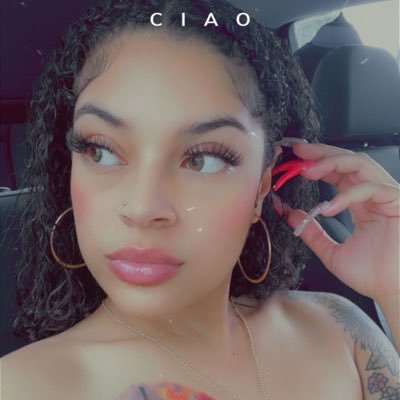 _lisathroat's profile picture