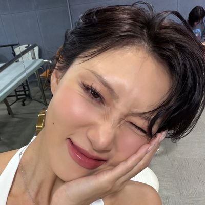 화약🌹's profile picture