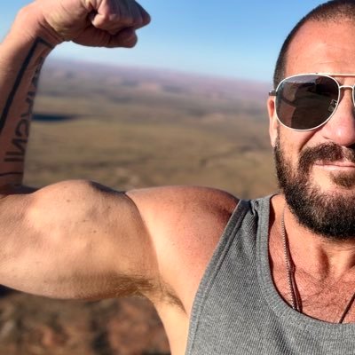 dads_hot_friend's profile picture
