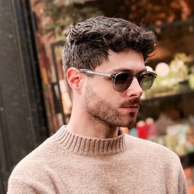 a small me's profile picture