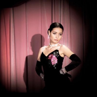 𑣲 reya's profile picture