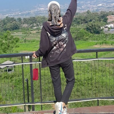 Indahshopiee's profile picture