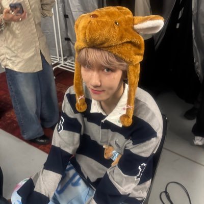 แบ้กแบ้ก 'ㅅ' ( slow )'s profile picture
