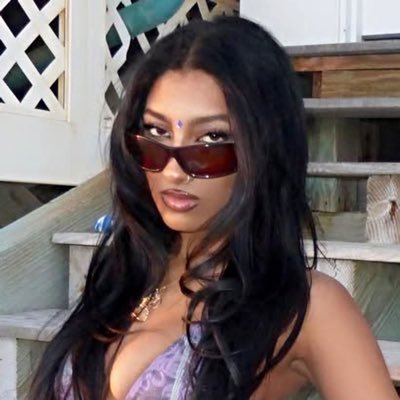 lararajxox's profile picture