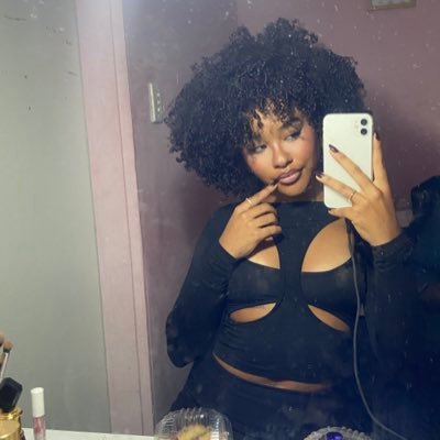isezeze's profile picture