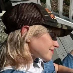 h's profile picture