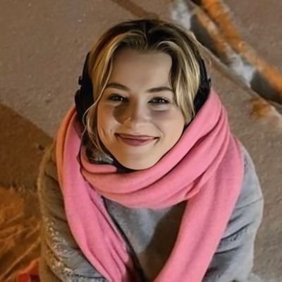 esma's profile picture