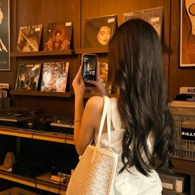 mora's profile picture