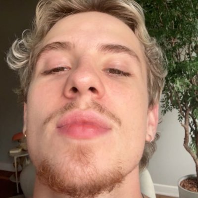 BoysFartsbt8y's profile picture