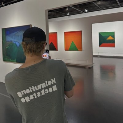 eden is seeing bts's profile picture