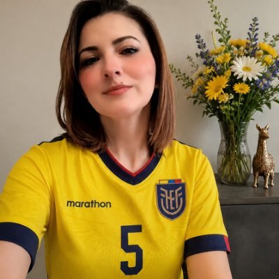 Liz Chica's profile picture