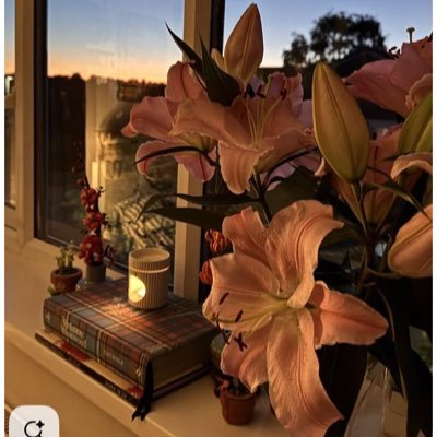 R .'s profile picture