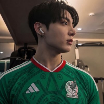 • vankook •'s profile picture