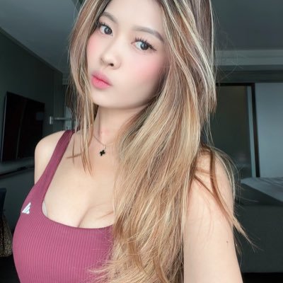 LoveuuAy's profile picture
