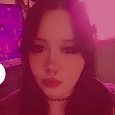𝓸𝓷𝔂𝔁 🌸 is here's profile picture