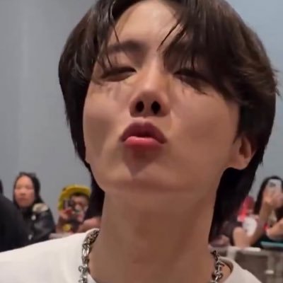 턱선처돌이 💚ミ's profile picture