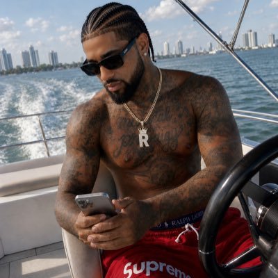 LIVEFROMTHEEAST's profile picture