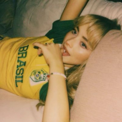 vi's profile picture