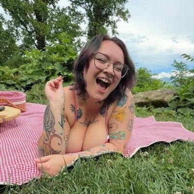 r3markableryann's profile picture