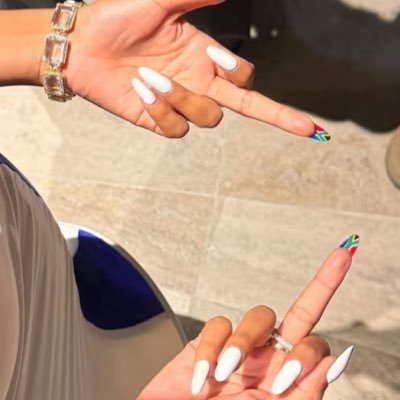 𝕊 𝕚 𝕪 𝕒 𝕙 🇿🇦's profile picture