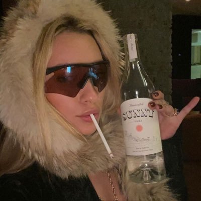 angela's profile picture
