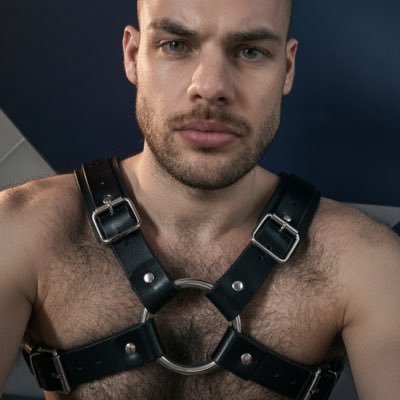 SUKNIKO's profile picture