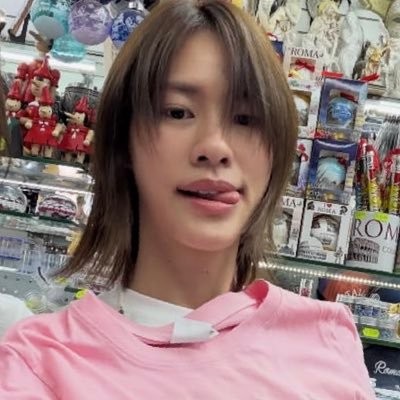 zhluvia's profile picture