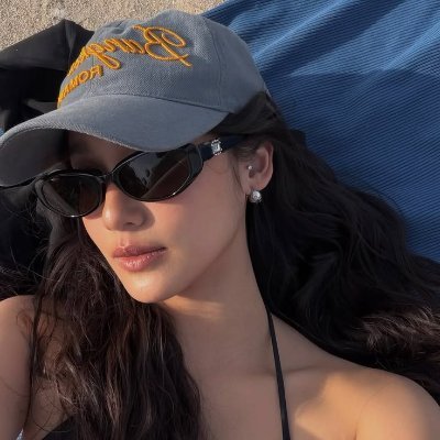 velynne's profile picture