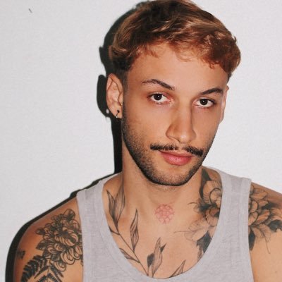 henrie's profile picture