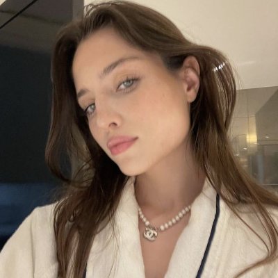 Damla's profile picture