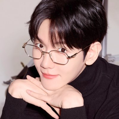 백현이럽's profile picture