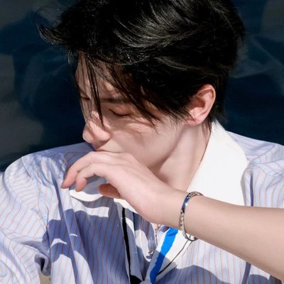 YANG YANG 杨洋's profile picture