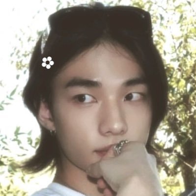 flo & that ❀'s profile picture