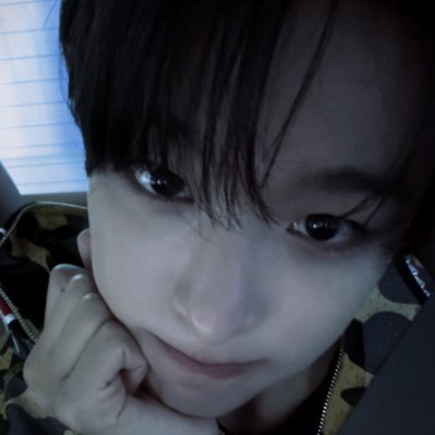 r's profile picture