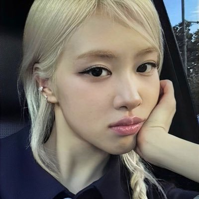 no labels, just luna 🍦's profile picture