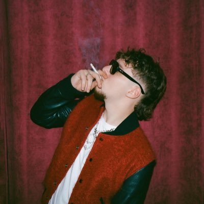 J9ueve9's profile picture