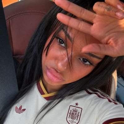 𝑷𝒊𝒘𝒊🍒🥝's profile picture