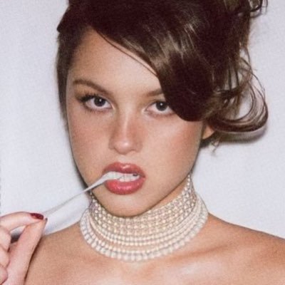 luiza's profile picture
