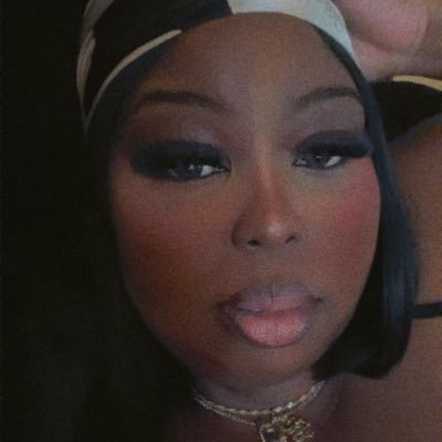 savagebougie's profile picture