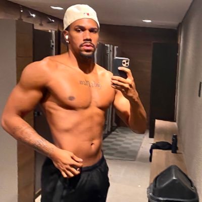 WL's profile picture