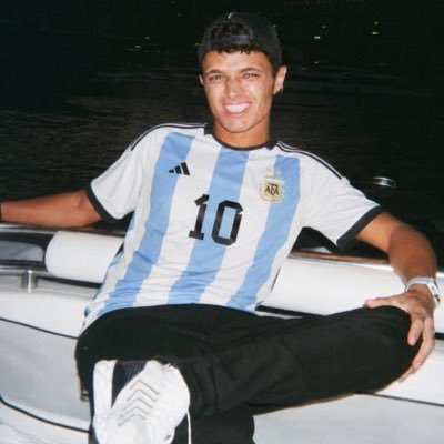 agus's profile picture