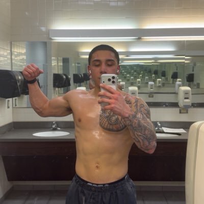 wthniko's profile picture